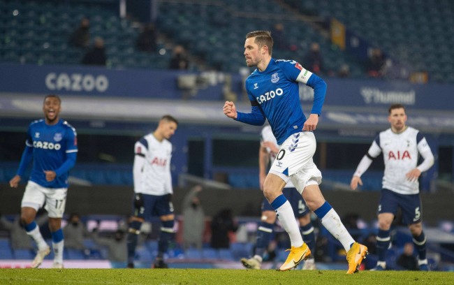 莱昂纳德在 莱昂纳德在